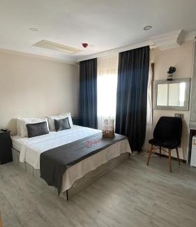 Limonlu Hotel | Discover Tek Han Kumkuyu: Pet-Friendly Oceanfront Retreat