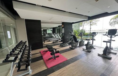 Thon Buri Apartment | Discover Tela Condo: Oceanfront Retreat with Pool Access