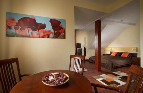 Szentendrei Hotel | Discover Teleki-Wattay Kastélyszálló: Family-Friendly Escape
