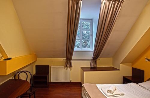 Szentendrei Hotel | Discover Teleki-Wattay Kastélyszálló: Family-Friendly Escape