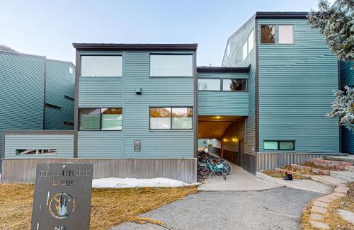 Telluride Hotel | Telluride Lodge 324