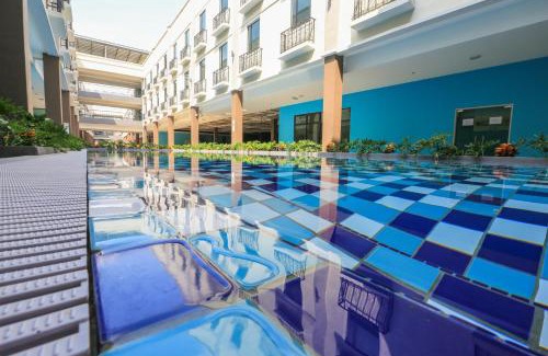 Malacca City Hotel | Budget-Friendly Getaway at Temasek Hotel with Pool Access