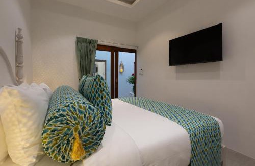 Bophut Hotel | Discover Tembo Beach Club & Resort: Oceanfront Paradise