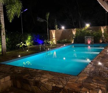 Nochchiyagama Ski Chalet | Experience Tembo Suites: Oceanfront Pool & Spa Retreat