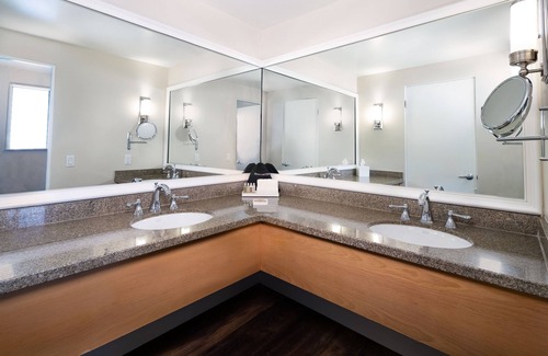 Temecula Hotel | Relax at Temecula Creek Inn: 4-Star Retreat with Spa & Pool