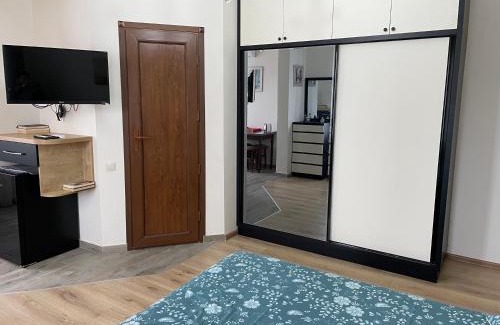 Mtsvane Kontskhi House | Cozy Temo Guest House with Oceanfront Views and Beach Access