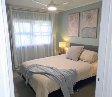 Echuca House | Discover Temoca Cottage: Central Echuca with Family & Pets
