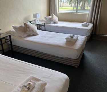 Temora Hotel | Pet-Friendly Temora Motel - 4-Star Comfort Awaits You