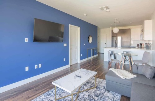 Tempe Apartment | Tempe Convenience 1BD with Pool Gym Parking.