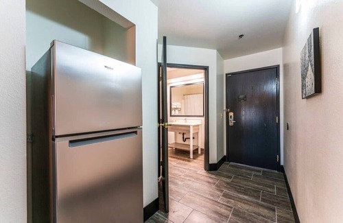 Tempe Apartment | Comfortable Tempe Studio with High-Speed Internet & Spa