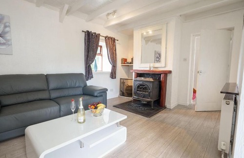 Thornhill House | Discover Templand Cottage: Pet & Child-Friendly Retreat