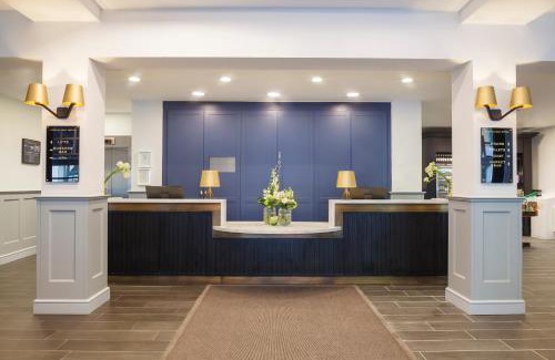 Temple Bar Hotel | Experience Comfort at Temple Bar Hotel with Pool & Dining