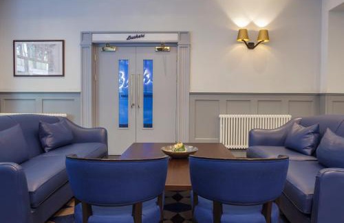 Temple Bar Hotel | Experience Comfort at Temple Bar Hotel with Pool & Dining