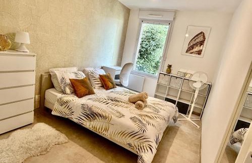 Beziers Apartment | Temple Luxe- Balnéo et Jardin, wifi, parking privé securisé