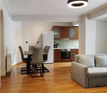 Mets Apartment | Temple of Zeus 3BD Apartment