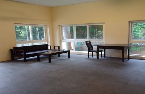 Virudhunagar Hotel | Cozy Temple Tree Residence with Breakfast & Family Amenities