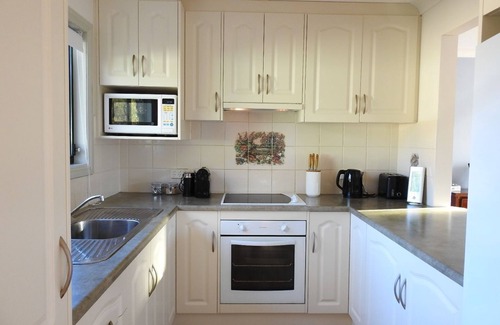 Warrenben House | Temples Holiday House: Oceanfront Retreat with WiFi & Pool