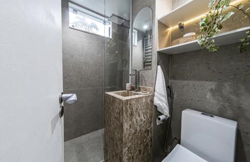 Caravelas Apartment | Templo Acqua - Serene Retreat with Oceanfront Views