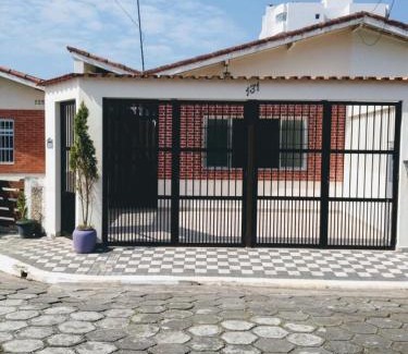 Vila Anhanguera House | Beachfront Bliss: Guest Rated 9.7 with Ocean Views