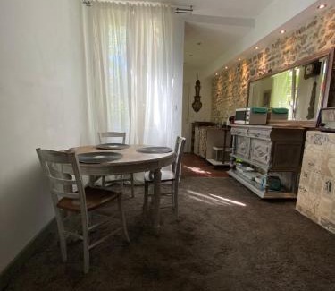 Bourgogne Apartment | Budget-Friendly Stay at Temps de Voyage in Orléans