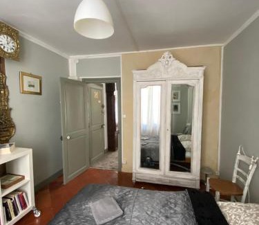 Bourgogne Apartment | Budget-Friendly Stay at Temps de Voyage in Orléans