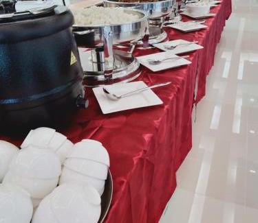 Kampong Raja Hotel | Temu Primula: Cozy Oceanfront Retreat with Breakfast Included