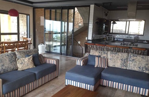 Ubatuba House | Tenório Casa Nova: Five Suites with Pool View & Spa