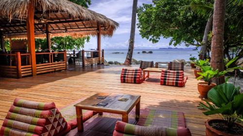 Satun Resort | Experience the Beauty of Ten Moons Lipe Resort with Ocean Views