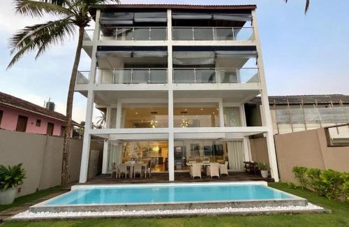 Thiranagama House | Oceanfront Ten30 Hikkaduwa: Rated 10/10 with Pool & Breakfast