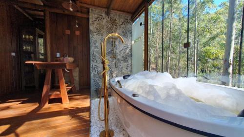 Anitapolis Other | Discover Tenda de luxo Guardião da Montanha: Pet Friendly Retreat