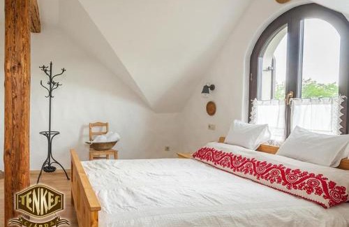 Csarnota Hotel | Inviting Tenkes Fogadó: Pet-Friendly Stay with Breakfast