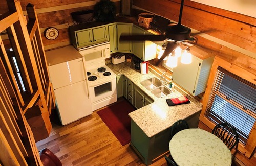 Sevierville Cabin | Cozy Tennessee Cabin with Pool & Spa – Book Your Stay!