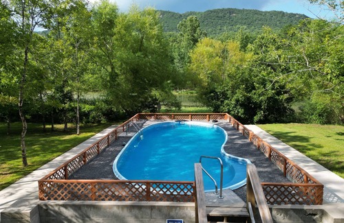 Whiteside Cabin | Discover Tennessee River Gorge Island Cabins with Pool & Views