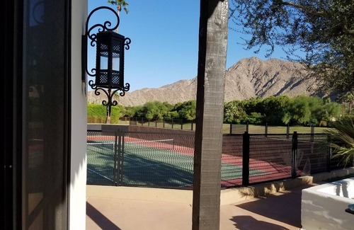 Indian Wells House | Tennis Paradise in Indian Wells - Private Tennis & Pickleball Court