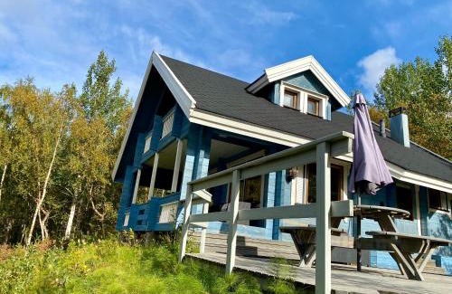Utsjoki Villa | Riverfront Escape at Teno Charm - Beachside Cottage Retreat