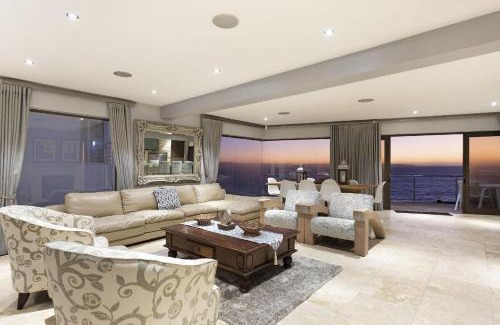 Calypso Beach House | Family-Friendly Tenos On Calypso 16 with High Ratings