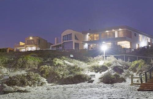 Calypso Beach House | Family-Friendly Tenos On Calypso 16 with High Ratings