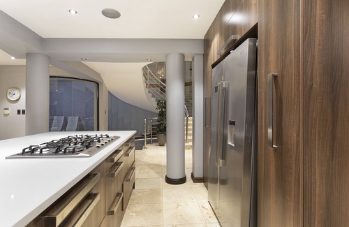 Calypso Beach House | Tenos On Calypso 16: Five Bedroom House with Ocean View
