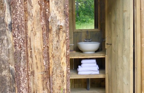 Montbrun-les-Bains Cabin | Experience Comfort at Tent Lodge in Provence's Vast Domain