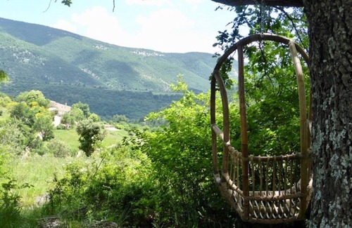 Montbrun-les-Bains Cabin | Experience Comfort at Tent Lodge in Provence's Vast Domain