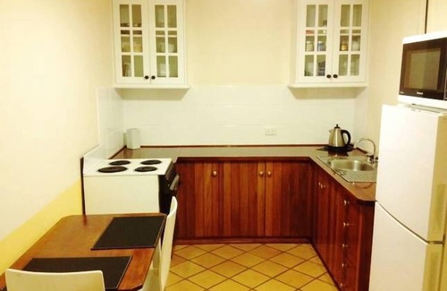 Tenterfield Cottage | Discover Tenterfield's White Rose Cottage - Rated 9.6/10
