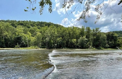 Pence Springs RV Rental | Tentrr Signature Site - Cub