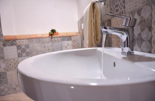Sciacca House | Idyllic Tenuta Carabollace: 4-Star Oasis with Ocean Views