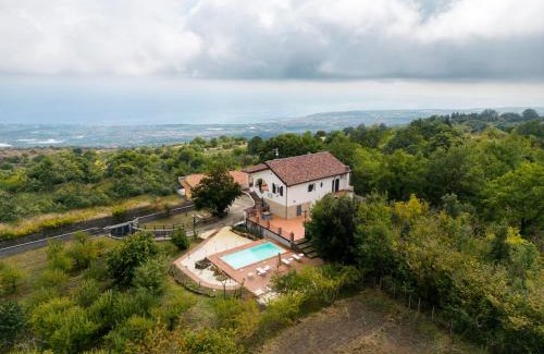 Mascali Villa | Relax at Tenuta Carbone with Pool and Pet-Friendly Amenities