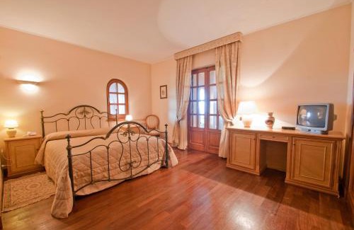 Grottaferrata House | Exquisite Tenuta Cusmano: Ocean View & Hot Tub Amenities