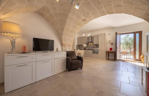Fasano Villa | Relax at Tenuta Del Sole in Fasano - Pool & Spa Retreat