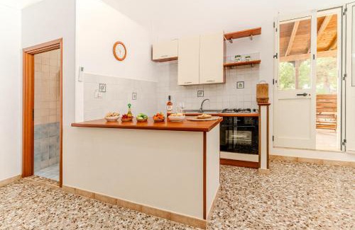 Posto Rosso Apartment | Tenuta Diavoli: Oceanfront Paradise Near Torre San Giovanni