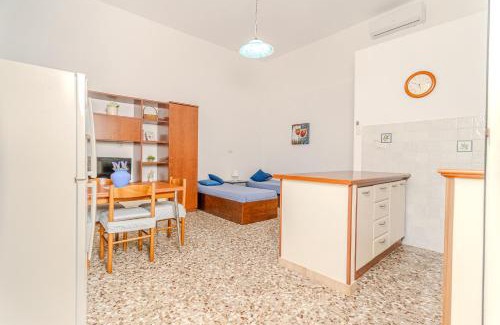 Posto Rosso Apartment | Tenuta Diavoli: Oceanfront Paradise Near Torre San Giovanni