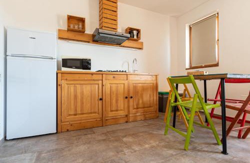 Fasano Apartment | Tenuta Fascianello Appartamento 5 Wood