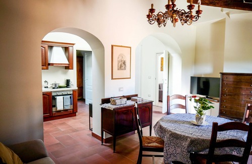 Peccioli House | Explore Tenuta I Mandorli: Pool, Spa & Pet-Friendly Stay